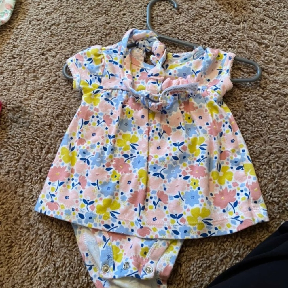 Baby girl clothes 0-3